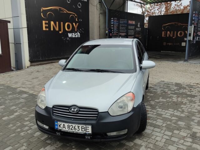 Серый Хендай Акцент, объемом двигателя 1.4 л и пробегом 234 тыс. км за 5000 $, фото 1 на Automoto.ua