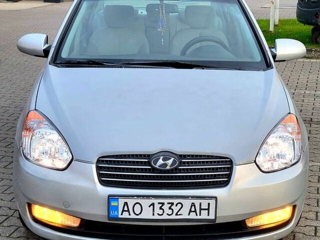 Серый Хендай Акцент, объемом двигателя 1.4 л и пробегом 240 тыс. км за 4100 $, фото 1 на Automoto.ua