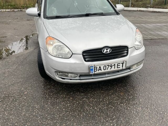 Хендай Акцент 2007 в Кременчуге на Automoto.ua Серый Хендай Акцент, объемом двигателя 1.6 л и пробегом 400 тыс. км за 3600 $, фото 1 на Automoto.ua