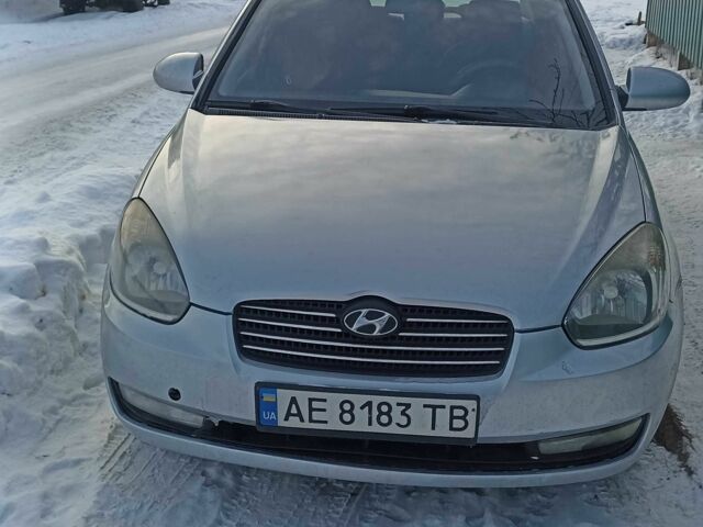 Серый Хендай Акцент, объемом двигателя 1.4 л и пробегом 235 тыс. км за 4700 $, фото 1 на Automoto.ua