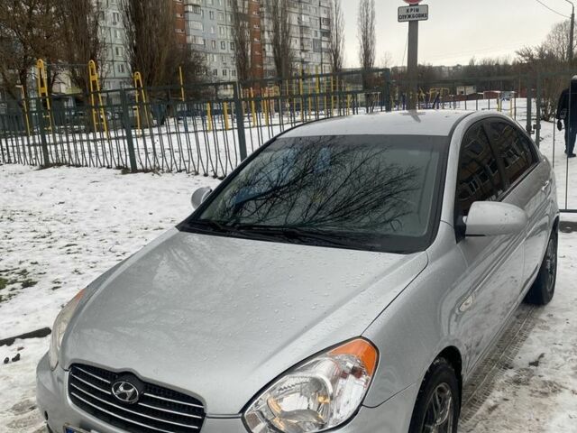 Серый Хендай Акцент, объемом двигателя 1.6 л и пробегом 164 тыс. км за 4300 $, фото 1 на Automoto.ua