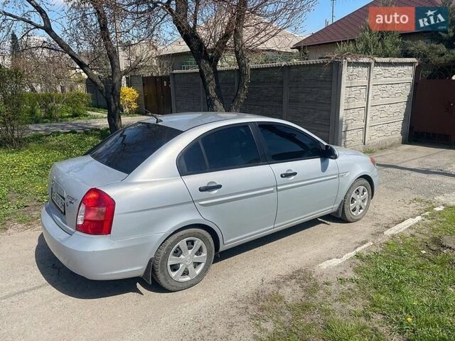 Серый Хендай Акцент, объемом двигателя 1.4 л и пробегом 164 тыс. км за 5200 $, фото 1 на Automoto.ua