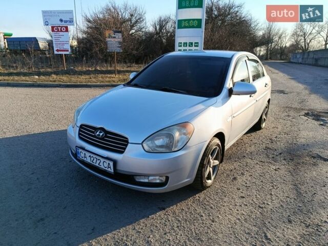 Серый Хендай Акцент, объемом двигателя 1.4 л и пробегом 204 тыс. км за 5300 $, фото 1 на Automoto.ua