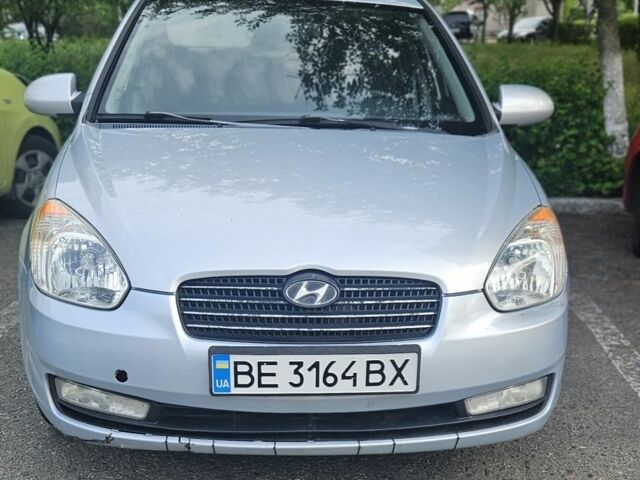 Серый Хендай Акцент, объемом двигателя 1.6 л и пробегом 208 тыс. км за 4000 $, фото 1 на Automoto.ua