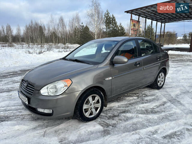 Серый Хендай Акцент, объемом двигателя 1.4 л и пробегом 129 тыс. км за 5500 $, фото 1 на Automoto.ua