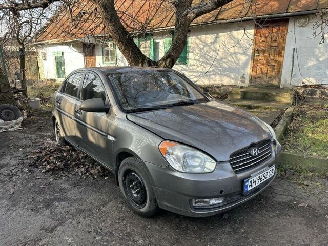 Серый Хендай Акцент, объемом двигателя 1.4 л и пробегом 180 тыс. км за 1200 $, фото 1 на Automoto.ua