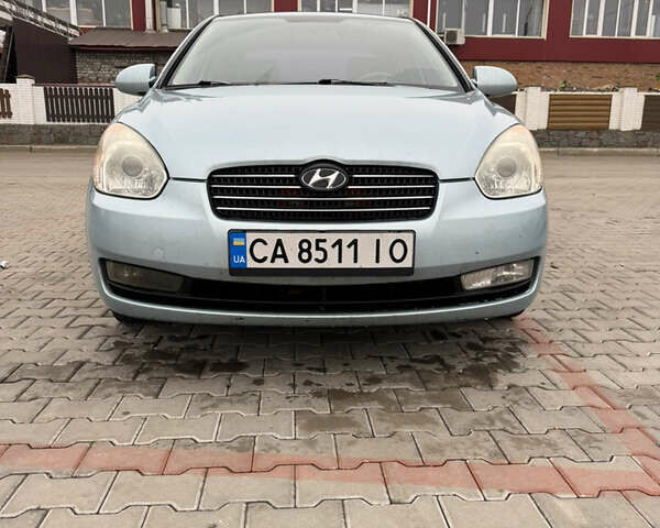 Серый Хендай Акцент, объемом двигателя 1.6 л и пробегом 211 тыс. км за 5200 $, фото 1 на Automoto.ua