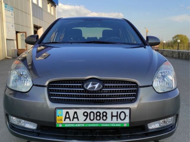 Сірий Хендай Акцент, об'ємом двигуна 1.4 л та пробігом 240 тис. км за 4650 $, фото 1 на Automoto.ua