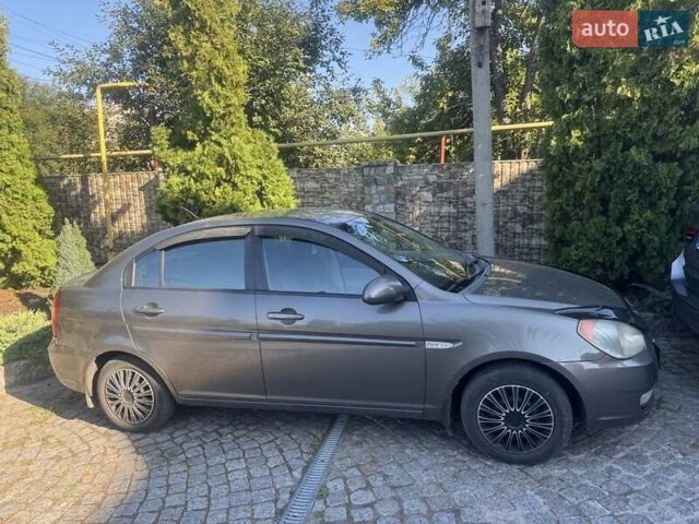Сірий Хендай Акцент, об'ємом двигуна 1.6 л та пробігом 236 тис. км за 5500 $, фото 1 на Automoto.ua