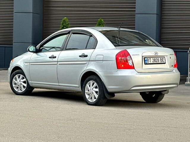 Серый Хендай Акцент, объемом двигателя 1.5 л и пробегом 189 тыс. км за 5500 $, фото 1 на Automoto.ua