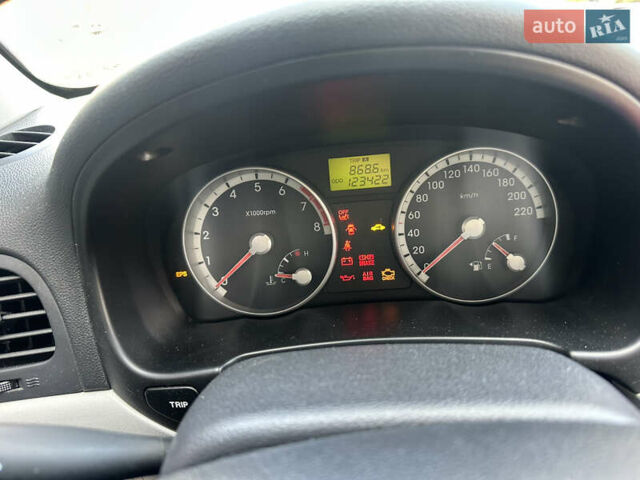 Сірий Хендай Акцент, об'ємом двигуна 1.4 л та пробігом 123 тис. км за 4700 $, фото 1 на Automoto.ua