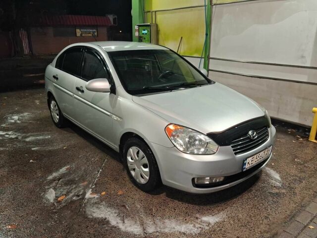 Серый Хендай Акцент, объемом двигателя 1.4 л и пробегом 160 тыс. км за 4700 $, фото 1 на Automoto.ua