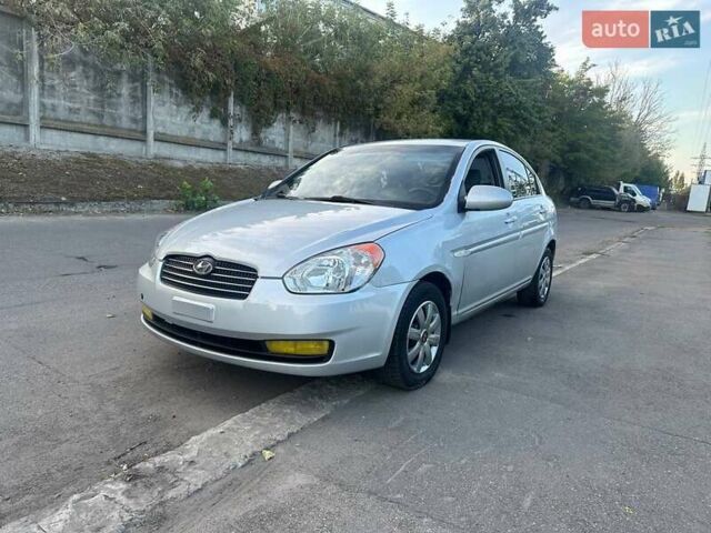 Серый Хендай Акцент, объемом двигателя 1.6 л и пробегом 191 тыс. км за 3700 $, фото 1 на Automoto.ua