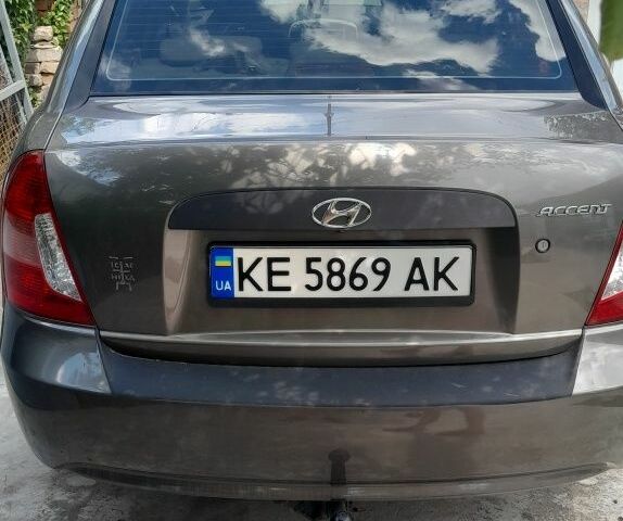 Сірий Хендай Акцент, об'ємом двигуна 1.4 л та пробігом 211 тис. км за 5205 $, фото 1 на Automoto.ua