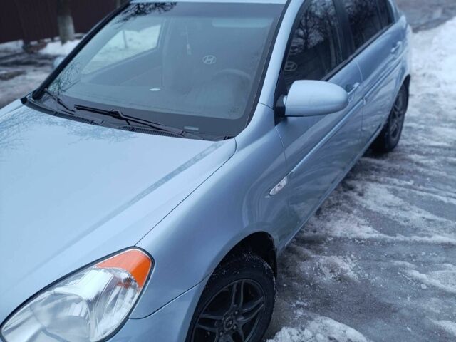 Серый Хендай Акцент, объемом двигателя 1.4 л и пробегом 325 тыс. км за 3850 $, фото 1 на Automoto.ua