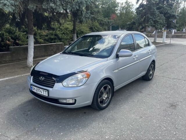 Сірий Хендай Акцент, об'ємом двигуна 1.6 л та пробігом 130 тис. км за 4500 $, фото 1 на Automoto.ua