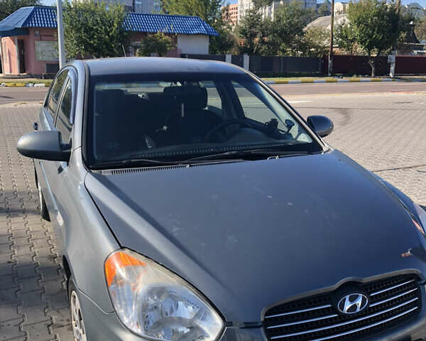 Сірий Хендай Акцент, об'ємом двигуна 1.4 л та пробігом 200 тис. км за 5000 $, фото 1 на Automoto.ua