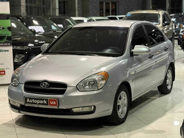 Серый Хендай Акцент, объемом двигателя 1.4 л и пробегом 203 тыс. км за 4990 $, фото 1 на Automoto.ua