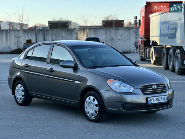 Серый Хендай Акцент, объемом двигателя 1.4 л и пробегом 98 тыс. км за 4899 $, фото 1 на Automoto.ua