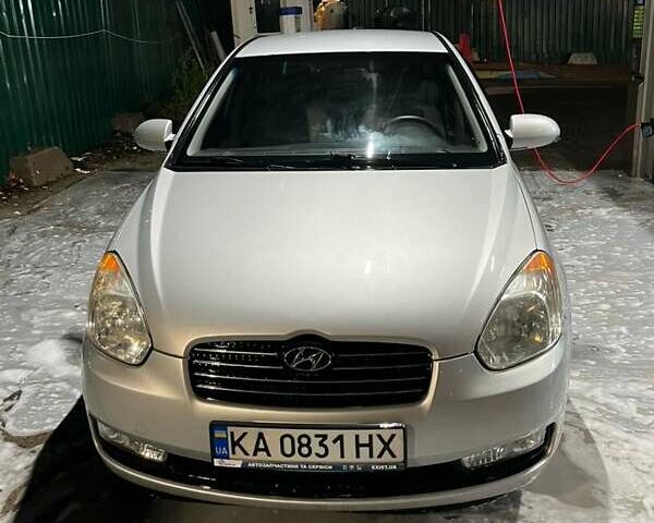 Серый Хендай Акцент, объемом двигателя 1.4 л и пробегом 140 тыс. км за 5199 $, фото 1 на Automoto.ua