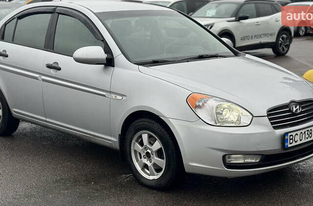 Серый Хендай Акцент, объемом двигателя 1.4 л и пробегом 260 тыс. км за 4500 $, фото 1 на Automoto.ua