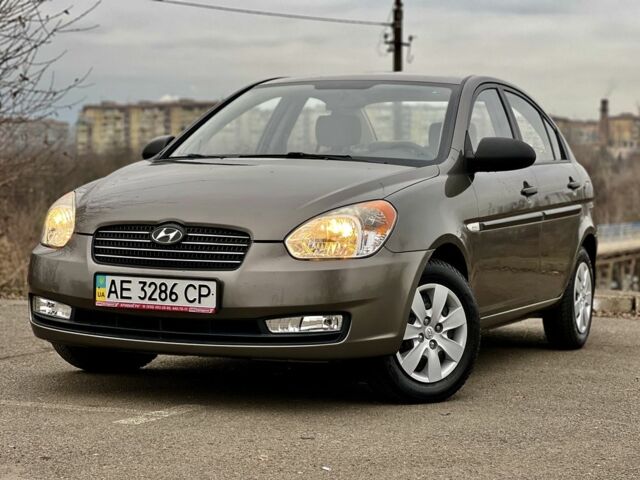Серый Хендай Акцент, объемом двигателя 1.4 л и пробегом 109 тыс. км за 4900 $, фото 1 на Automoto.ua