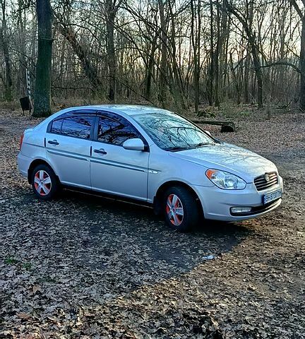 Серый Хендай Акцент, объемом двигателя 1.4 л и пробегом 258 тыс. км за 4700 $, фото 1 на Automoto.ua