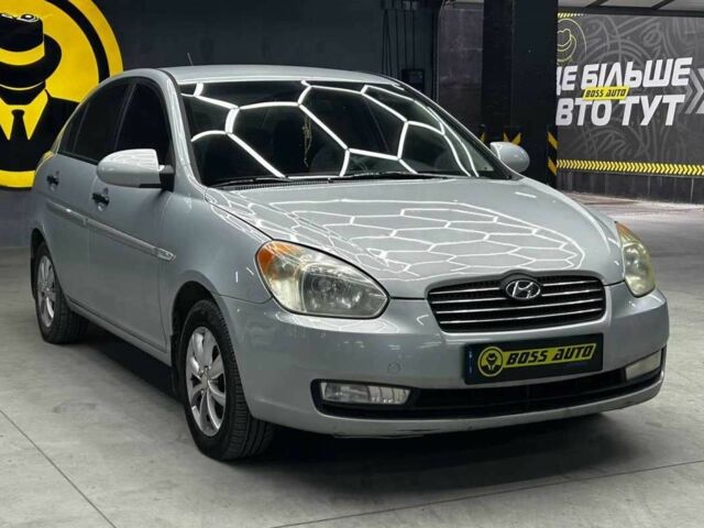 Серый Хендай Акцент, объемом двигателя 1.4 л и пробегом 168 тыс. км за 5200 $, фото 1 на Automoto.ua