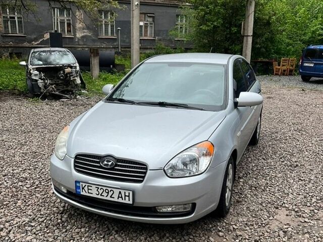 Сірий Хендай Акцент, об'ємом двигуна 1.4 л та пробігом 255 тис. км за 4500 $, фото 1 на Automoto.ua