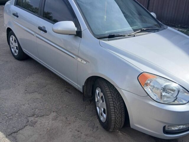 Серый Хендай Акцент, объемом двигателя 1.4 л и пробегом 83 тыс. км за 5999 $, фото 1 на Automoto.ua