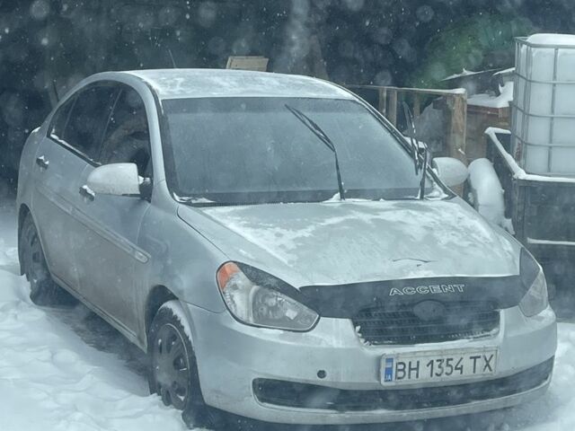 Серый Хендай Акцент, объемом двигателя 1.4 л и пробегом 450 тыс. км за 3400 $, фото 1 на Automoto.ua