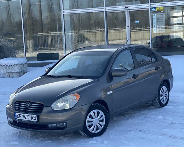 Серый Хендай Акцент, объемом двигателя 1.4 л и пробегом 284 тыс. км за 4350 $, фото 1 на Automoto.ua