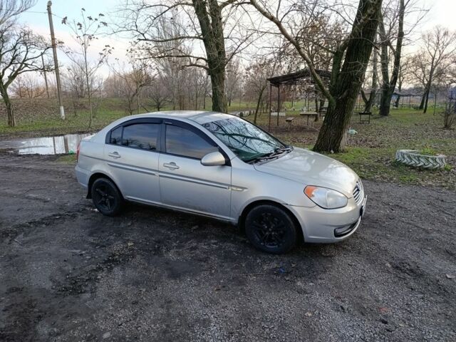 Сірий Хендай Акцент, об'ємом двигуна 1.4 л та пробігом 300 тис. км за 2800 $, фото 1 на Automoto.ua
