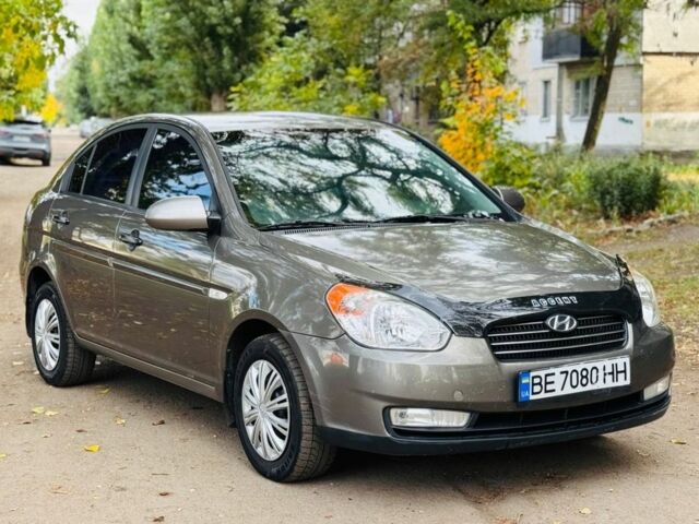 Серый Хендай Акцент, объемом двигателя 1.4 л и пробегом 165 тыс. км за 4950 $, фото 1 на Automoto.ua