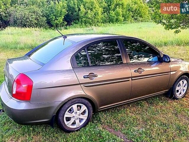 Сірий Хендай Акцент, об'ємом двигуна 1.4 л та пробігом 118 тис. км за 6600 $, фото 1 на Automoto.ua