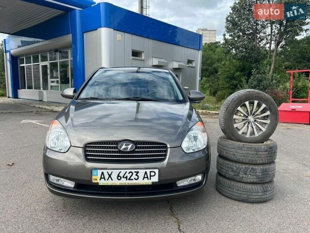 Сірий Хендай Акцент, об'ємом двигуна 1.4 л та пробігом 57 тис. км за 5900 $, фото 1 на Automoto.ua