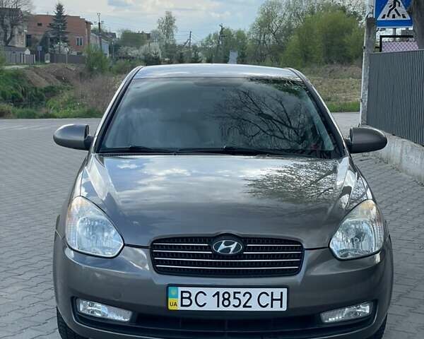 Сірий Хендай Акцент, об'ємом двигуна 1.4 л та пробігом 185 тис. км за 4300 $, фото 1 на Automoto.ua