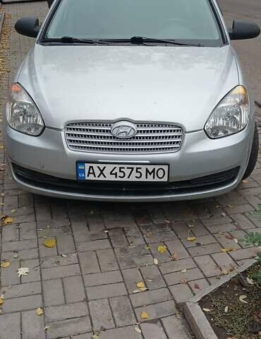 Серый Хендай Акцент, объемом двигателя 1.4 л и пробегом 113 тыс. км за 4600 $, фото 1 на Automoto.ua