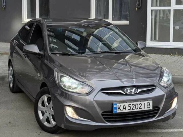 Серый Хендай Акцент, объемом двигателя 1.4 л и пробегом 233 тыс. км за 6480 $, фото 1 на Automoto.ua