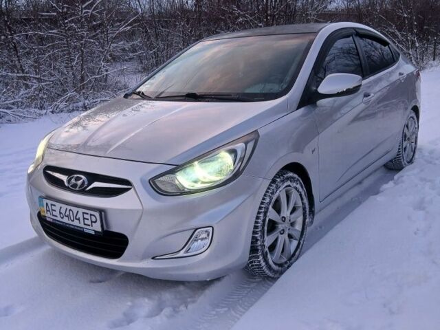 Серый Хендай Акцент, объемом двигателя 1.6 л и пробегом 163 тыс. км за 7400 $, фото 1 на Automoto.ua