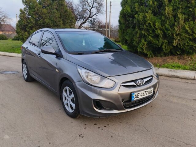 Серый Хендай Акцент, объемом двигателя 1.6 л и пробегом 251 тыс. км за 4900 $, фото 1 на Automoto.ua
