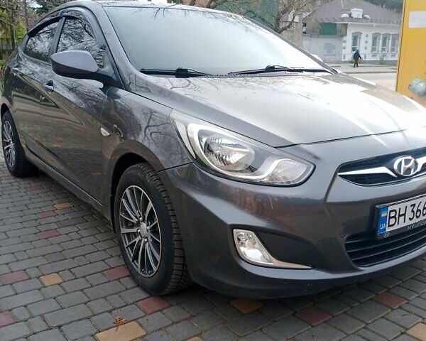 Серый Хендай Акцент, объемом двигателя 1.4 л и пробегом 163 тыс. км за 6700 $, фото 1 на Automoto.ua