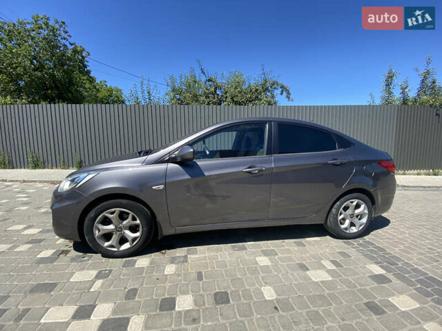 Серый Хендай Акцент, объемом двигателя 1.4 л и пробегом 200 тыс. км за 6950 $, фото 1 на Automoto.ua