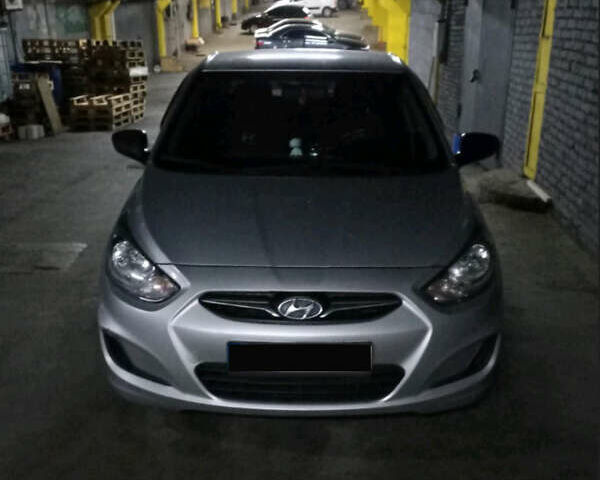 Серый Хендай Акцент, объемом двигателя 1.4 л и пробегом 182 тыс. км за 6555 $, фото 1 на Automoto.ua