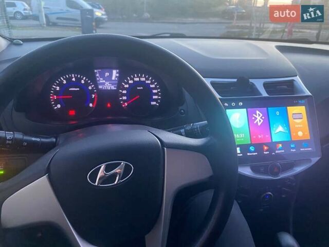 Сірий Хендай Акцент, об'ємом двигуна 1.4 л та пробігом 177 тис. км за 6000 $, фото 1 на Automoto.ua