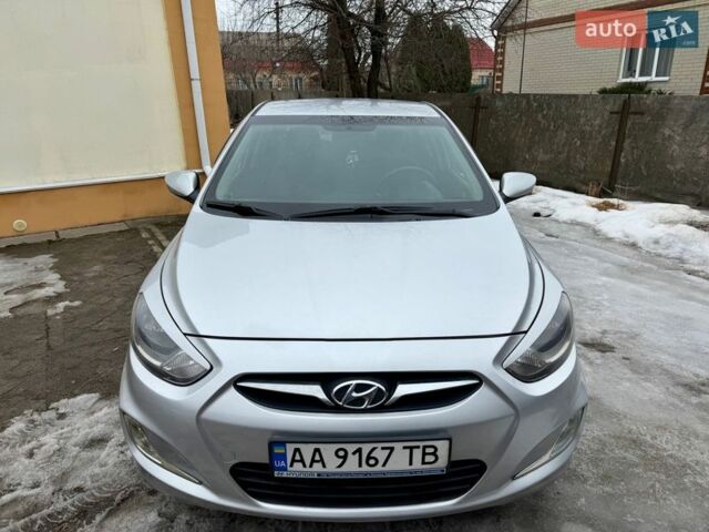 Серый Хендай Акцент, объемом двигателя 1.4 л и пробегом 148 тыс. км за 6500 $, фото 1 на Automoto.ua