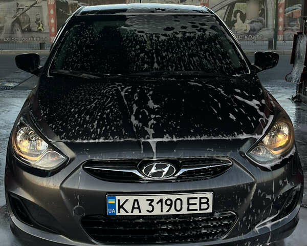 Серый Хендай Акцент, объемом двигателя 1.4 л и пробегом 199 тыс. км за 6900 $, фото 1 на Automoto.ua