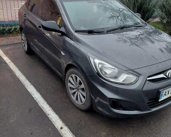 Серый Хендай Акцент, объемом двигателя 1.4 л и пробегом 165 тыс. км за 6500 $, фото 1 на Automoto.ua