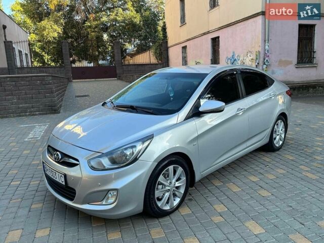 Сірий Хендай Акцент, об'ємом двигуна 1.6 л та пробігом 185 тис. км за 7300 $, фото 1 на Automoto.ua