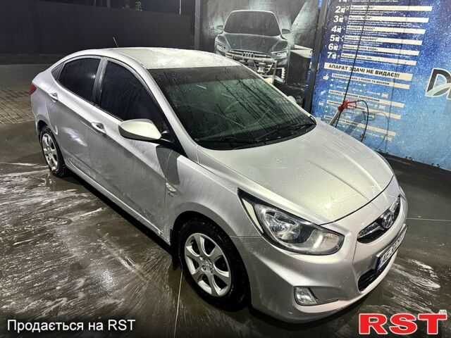 Сірий Хендай Акцент, об'ємом двигуна 1.6 л та пробігом 148 тис. км за 9000 $, фото 1 на Automoto.ua